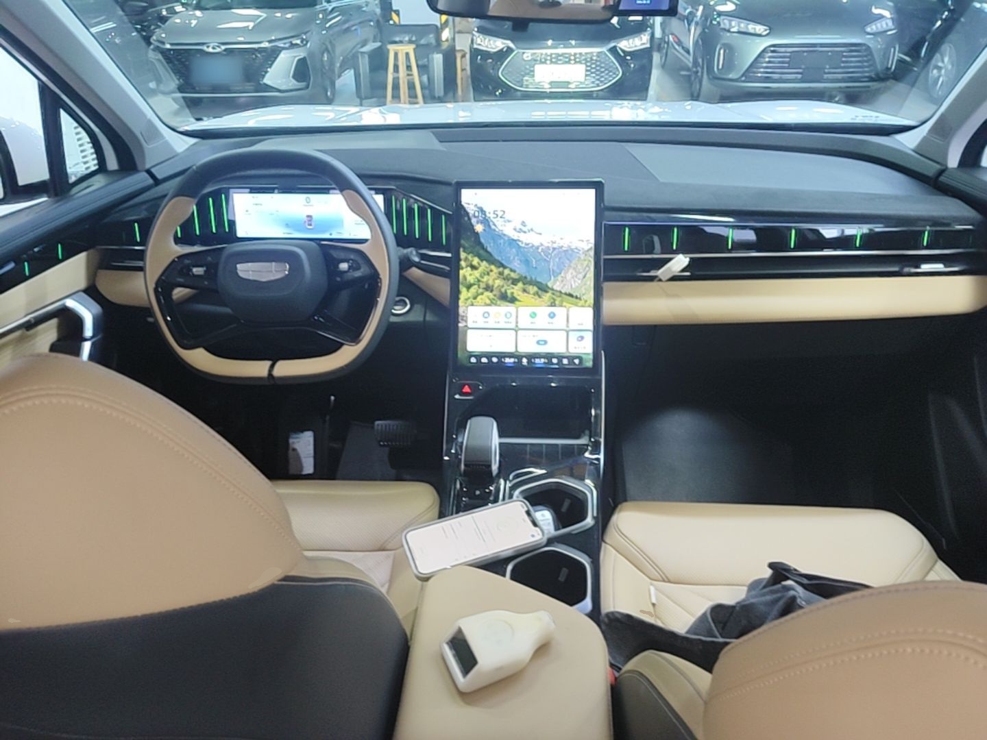 Geely Auto FX11 2023 1.5TD DCT Prestige Edition — снимка 12