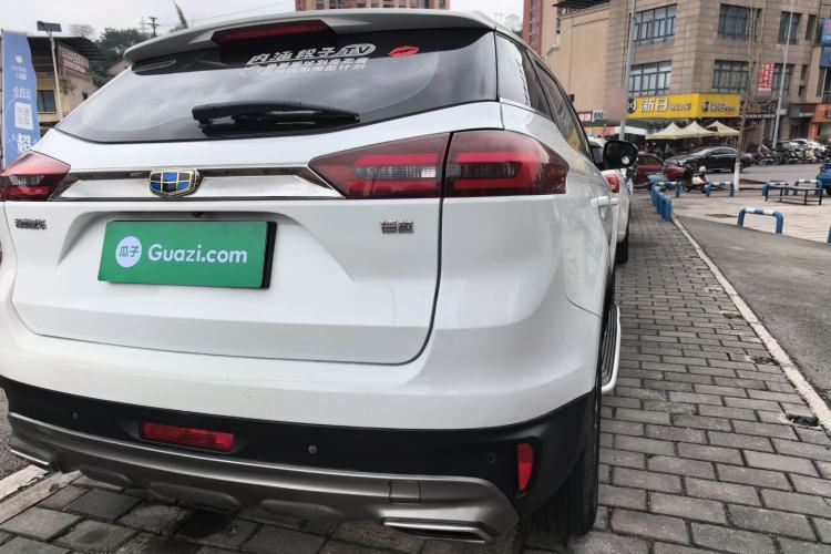 Used Geely Auto Emgrand X7 Sport 2018 1.8TD Automatic Two-Wheel Drive Smart Connect 4G Internet Edition Right Rear Taillight
