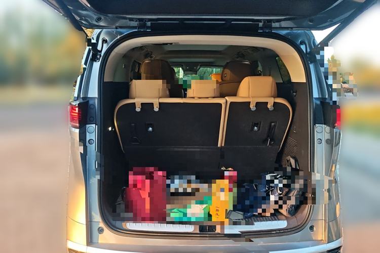 Used Denza D9 2024 DM-i 980 Four-Wheel Drive Prestige Model Trunk