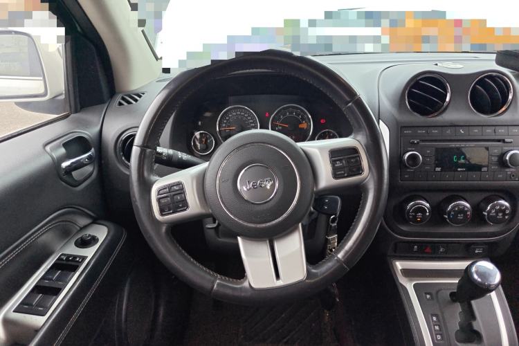 Used Jeep Compass 2013 2.4L four-wheel-drive sport version Steering Wheel
