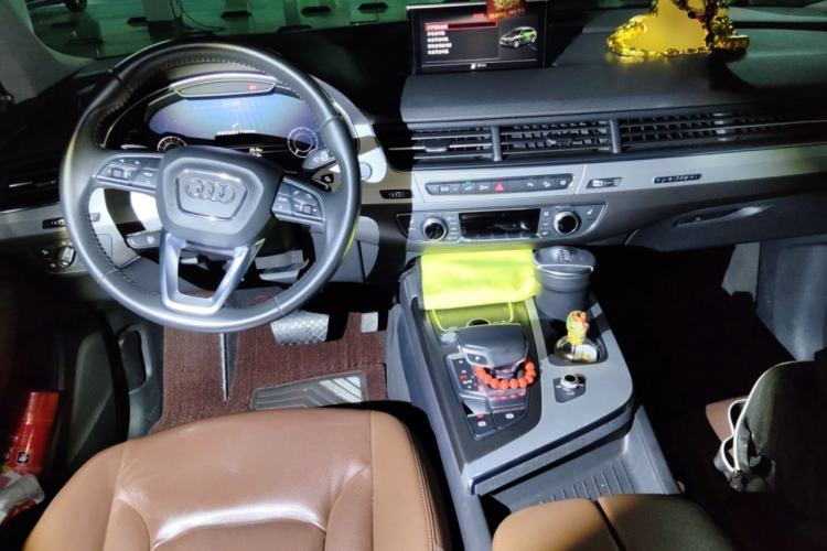 Used Audi Q7 New Energy 2019 55 e-tron Center Console