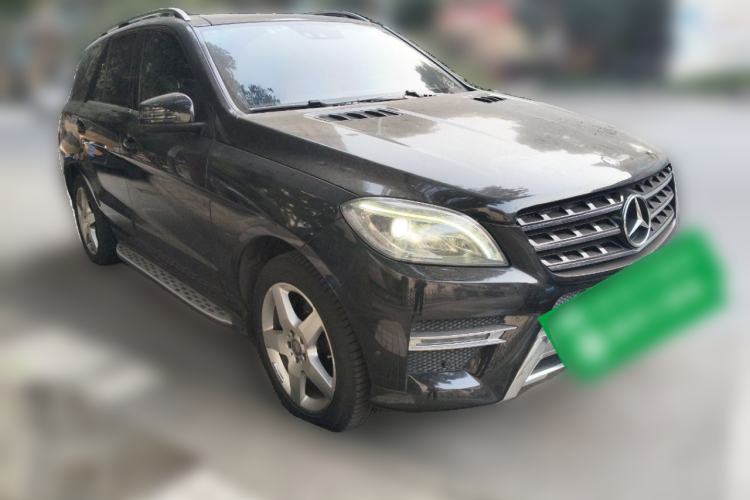 Used Mercedes-Benz M-Class 2014 ML 400 4MATIC Luxury Model Front Right 45 Deg