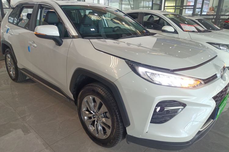 Used Toyota Wildlander 2022 2.0L CVT Four-Wheel Drive Luxury Edition Front Right 45 Deg