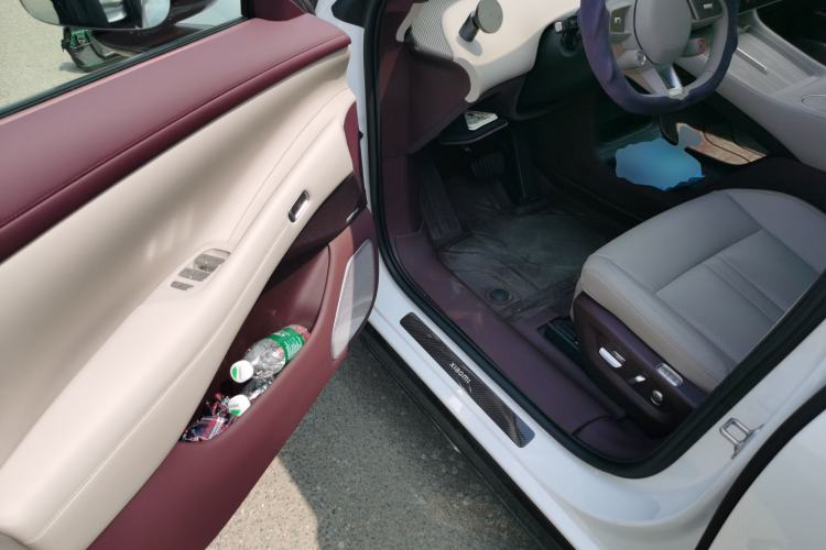 Used Xiaomi Auto YU7 2025 Ultra-Long Range High-Performance All-Wheel-Drive Max Edition Driver Seat