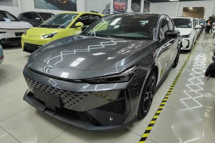 Used Changan UNI-V 2024 1.5T Smart Navigation Version