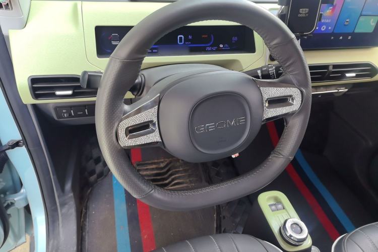 Used Geely Galaxy Panda 2024 Panda Mini 200km Endurance Bear
