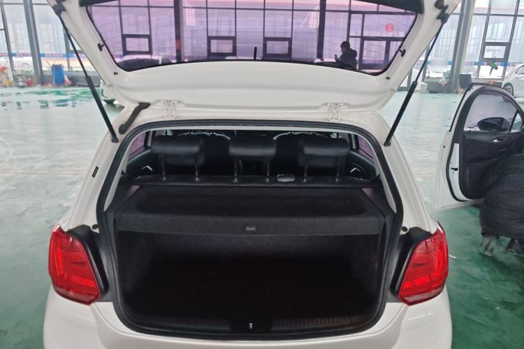 Used Volkswagen Polo 2016 1.4L Manual Fashion Model
