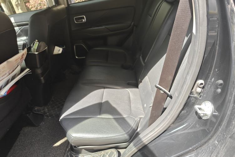 Used Mitsubishi Outlander 2018 2.0L Two-Wheel-Drive Jiale Edition 7-Seater