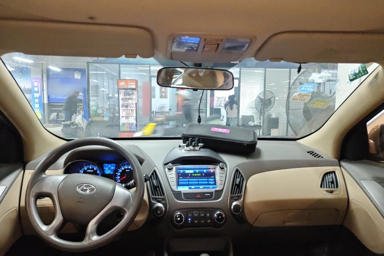 Used Hyundai ix35 2010 2.0L Automatic Two-Wheel Drive New Edition GL Headliner