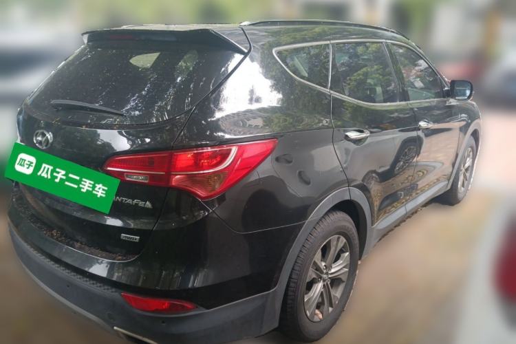 Used Hyundai Santa Fe 2013 2.4L Automatic Two-Wheel Drive Smart Version Rear Right 45 Deg