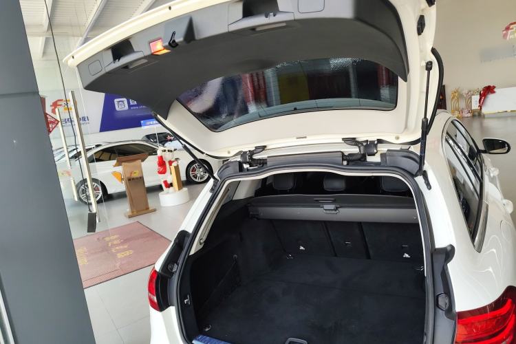 Used Mercedes-Benz C-Class 2017 Facelift C 180 Estate