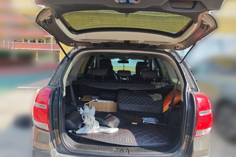 Used Chevrolet Captiva 2015 2.4L 4x4 Flagship Edition 7-Seater
