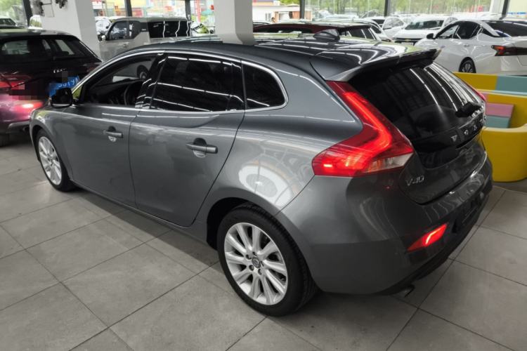 Used Volvo V40 2015 1.6T Zhiya Edition
