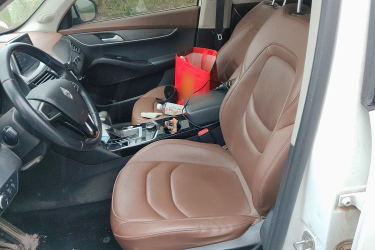 Used BORGWARD BX5 2017 20TGDI Automatic Two-Wheel Drive Pioneer Edition Left Front Seat