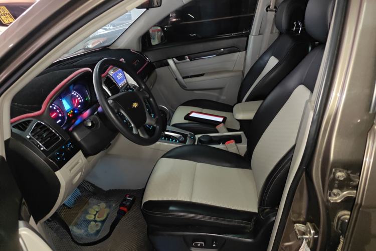 Used Chevrolet Captiva 2015 2.4L Two-Wheel Drive Urban Version 5 Seats Left Front Seat