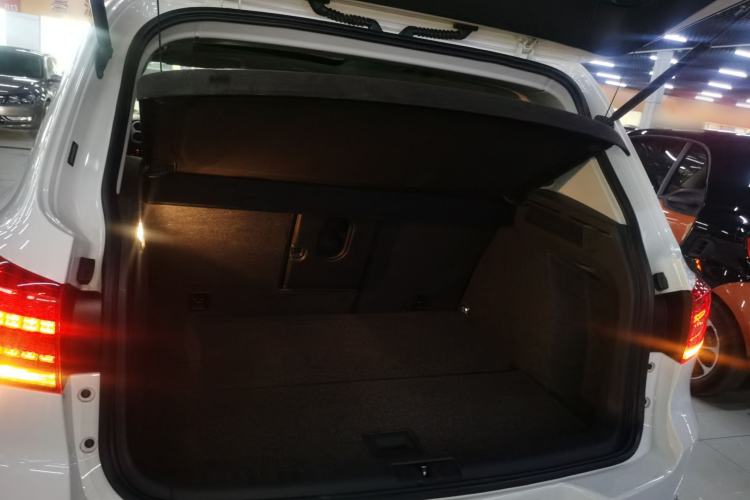 Used Volkswagen Tiguan L 2017 300TSI Automatic Two-Wheel Drive Silk Road Comfort Edition