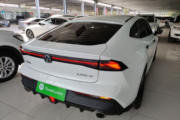 Used Changan UNI-V 2022 1.5T Prestige Version