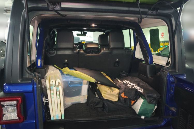 Used Jeep Wrangler 2018 2.0T Sahara Four-Door Edition Trunk