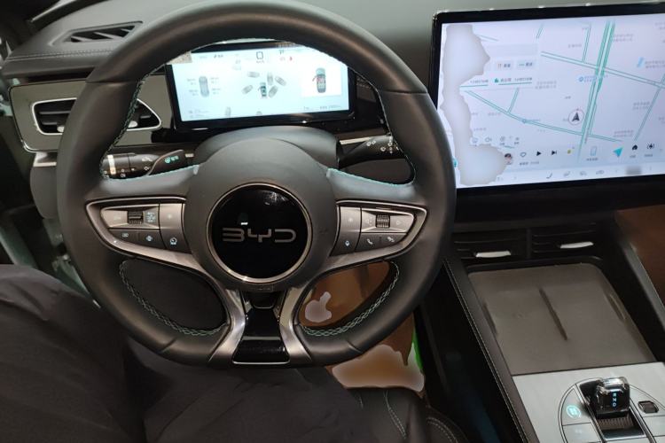 Used BYD Seal 06 New Energy 2025 DM-i Intelligent Drive 120KM Flagship Model Center Console