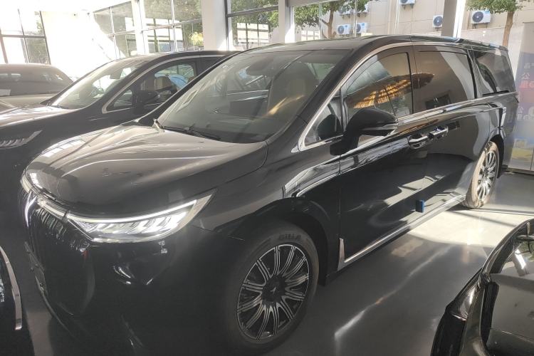 Used VOYAH Dream 2025 PHEV Four-Wheel Drive Excellence Kunpeng Edition