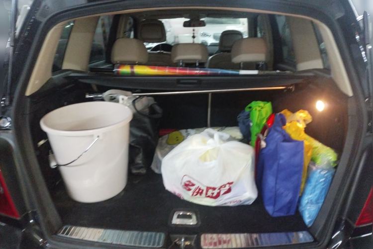 Used Mercedes-Benz GLK-Class 2011 GLK 300 4MATIC Fashion Model Trunk