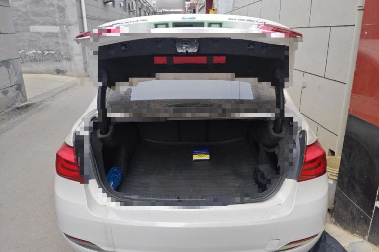 Used BMW 3 Series 2016 320Li Ambition Model
