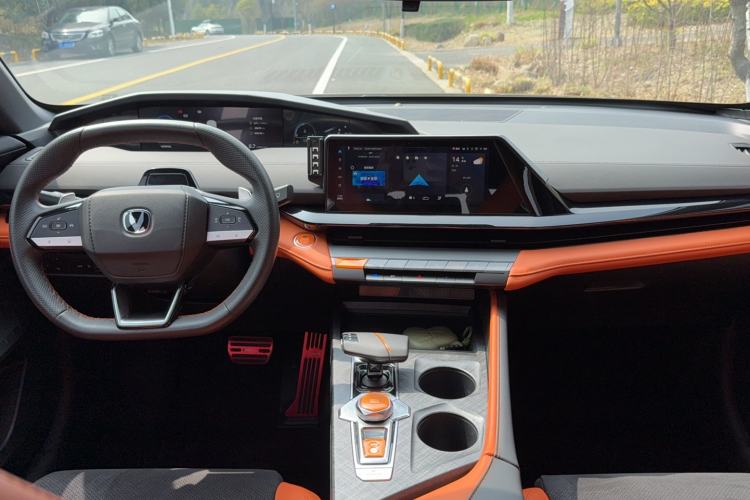 Used CHANGAN UNI-V 2023 1.5T Sport Edition
