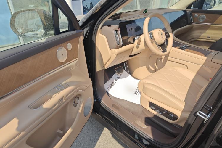 Used Hima AITO M9 2025 Extended-Range Ultra Version 52 kWh 6-Seater Driver Seat