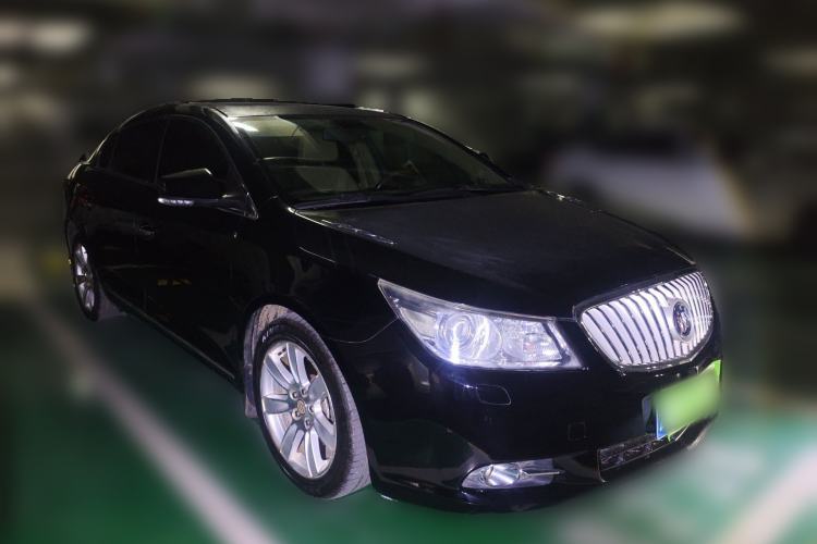 Used Buick LaCrosse 2012 2.4L SIDI Luxury Edition Front Right 45 Deg