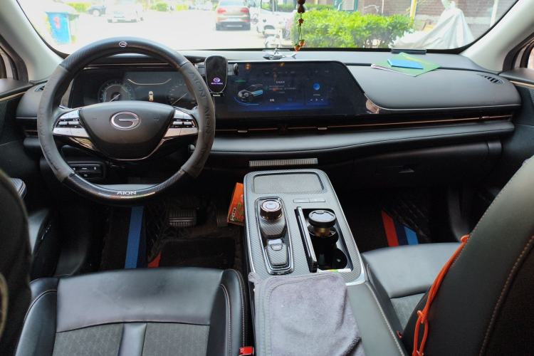 Used AION S 2023 Meizu 580 Lithium Iron Phosphate Center Console