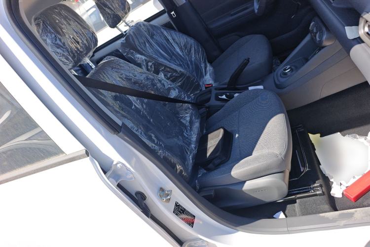 Used Wuling Hongguang New Energy 2025 Extended-Range Hybrid 50 km Standard Version Right Front Seat