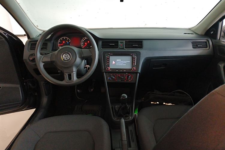 Used Volkswagen Santana 2015 1.4L Manual Fashion Edition
