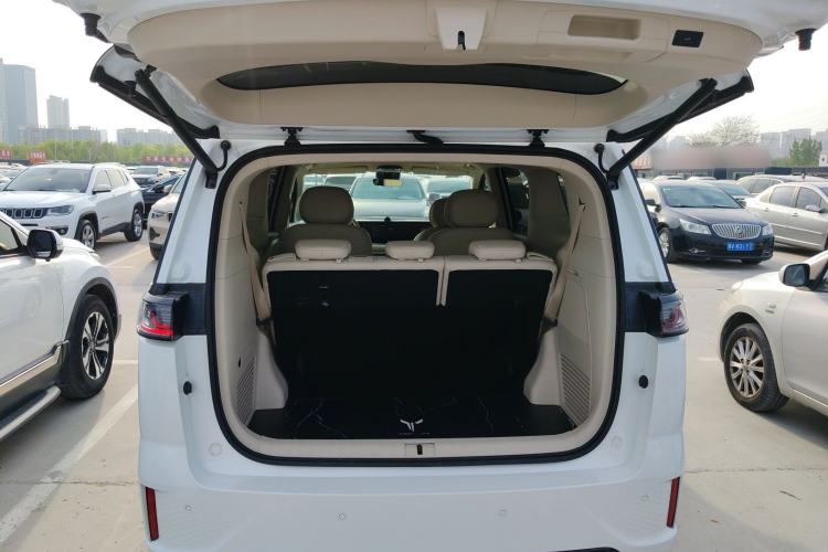 Used VOYAH Dream 2024 PHEV Extended-Range Premium Edition