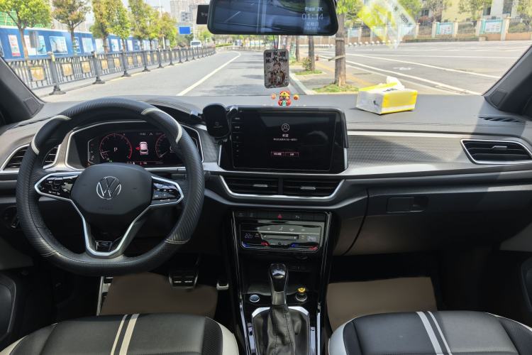 Used Volkswagen T-ROC 2023 300TSI DSG Two-Wheel-Drive Chen Guang Edition
