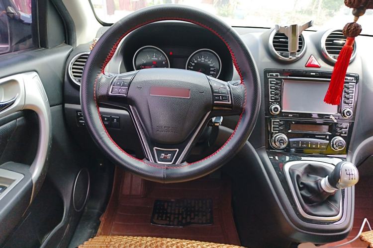 Used Haval H6 2015 Upgraded Model 1.5T Manual Two-Wheel Drive Elite Version Steering Wheel