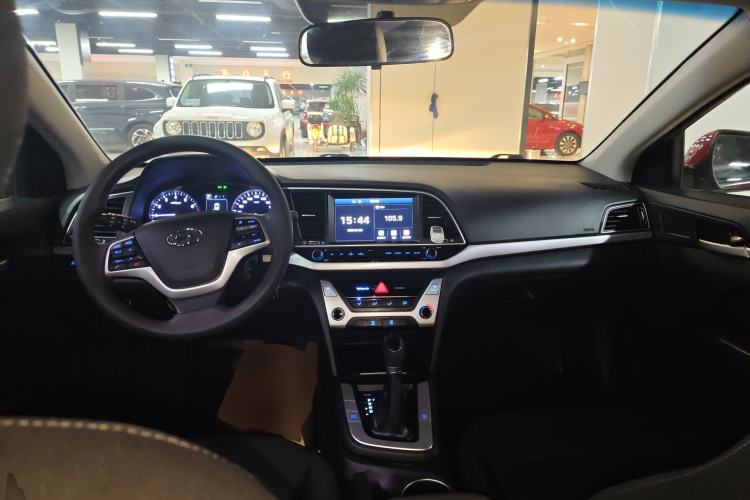 Used Hyundai Elantra (6th Generation / Lingdong) 2016 1.6L Automatic ZhiXuan – Elite Version Center Console
