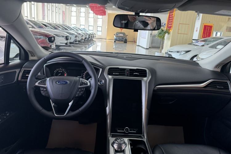 Used Ford Mondeo 2020 EcoBoost 180 Stylish Model Interior 1