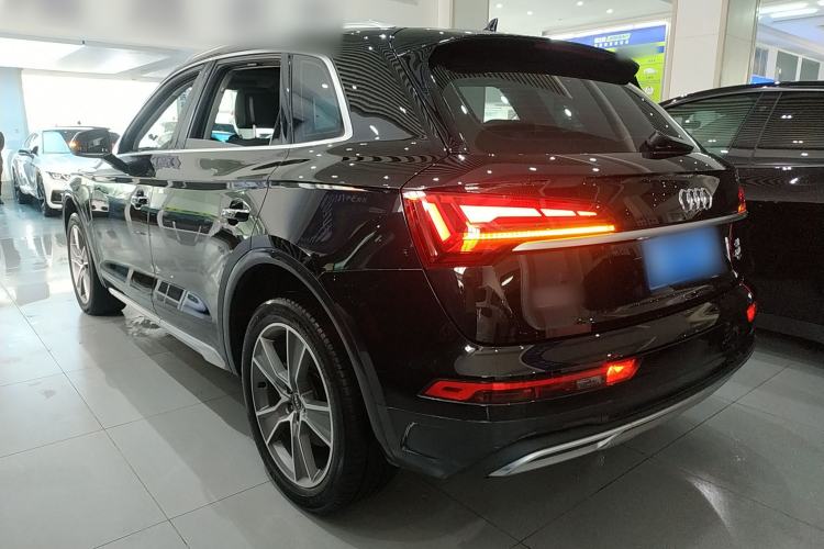 Used Audi Q5L 2022 40T Fashionable and Elegant Model Rear Left 45 Deg
