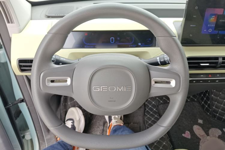 Used Geely Galaxy Panda 2023 Panda Mini 200km Endurance Bear Steering Wheel