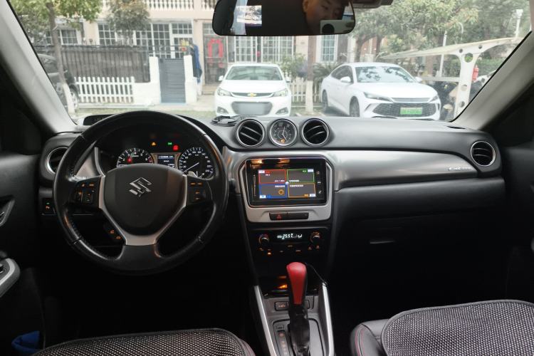 Used Suzuki Vitara 2016 1.4T Automatic 4x4 Flagship Model Center Console