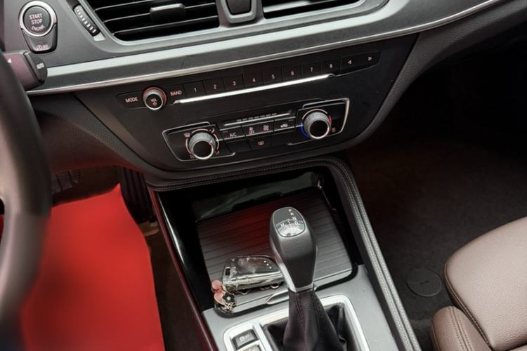 Used BMW 1 Series 2019 120i Leading Model M Sport Package Interior 6