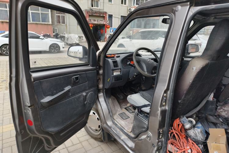 Used BAIC Weiwang 306 2014 1.2L Value Edition Van Basic Type 5 Seats A12 China IV Emission Standard
