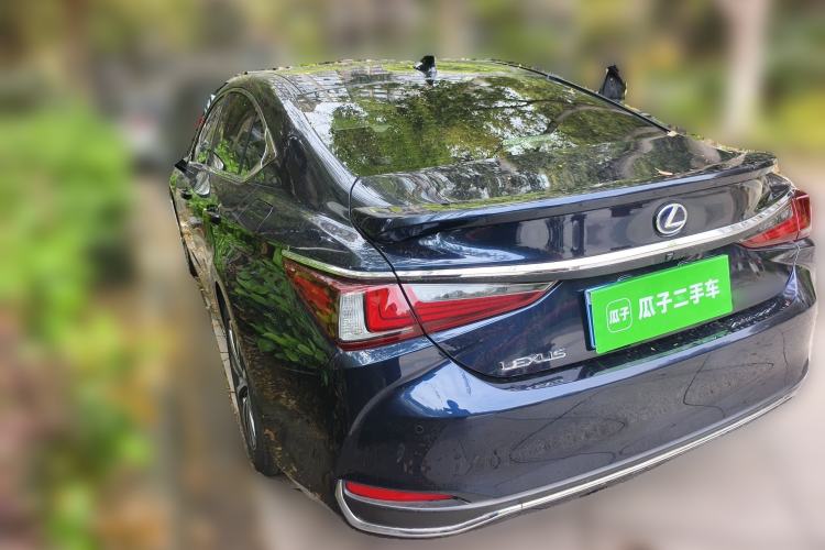 Used Lexus ES 2018 300h Premier Edition China VI Standard