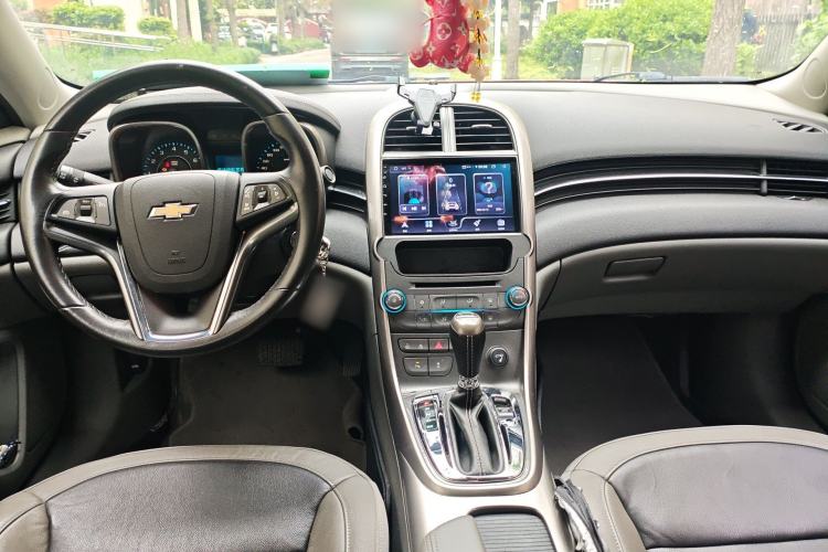 Used Chevrolet Malibu 2014 2.4L Automatic Luxury Edition Center Console