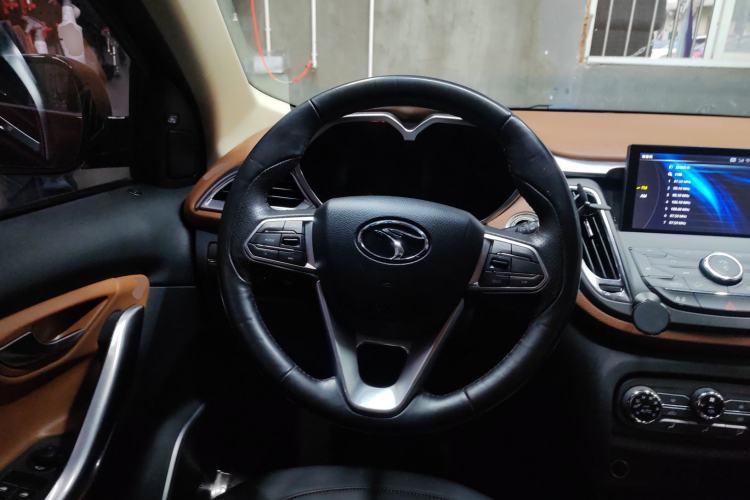 Used Soueast DX7 2015 1.5T Automatic Prestige Model Steering Wheel