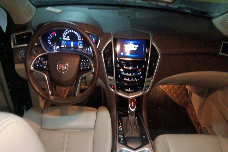 Used Cadillac SRX 2015 3.0L Elite Model Center Console