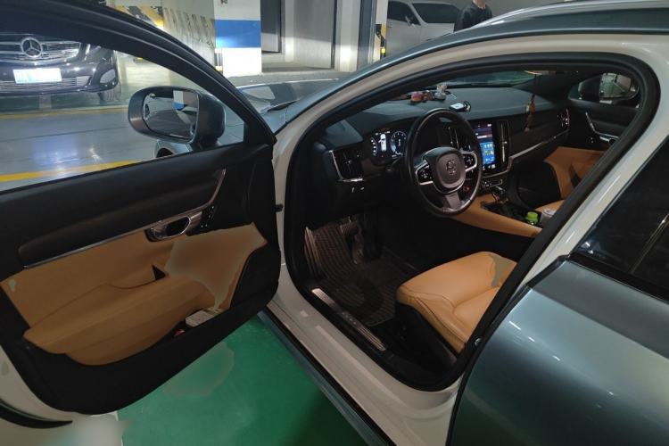Used Volvo V90 2020 Facelifted Cross Country T5 AWD Zhiyuan Edition