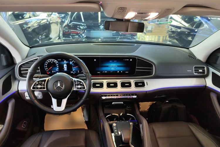 Used Mercedes-Benz GLE 2023 GLE 350 4MATIC Dynamic Edition Center Console