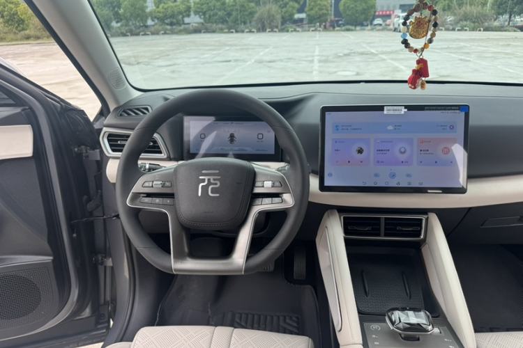 Used BYD Yuan UP 2024 401KM Leading Edition Interior 9