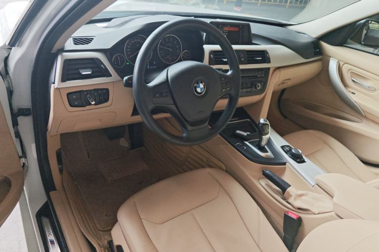 Used BMW 3 Series 2015 320i Active Edition
